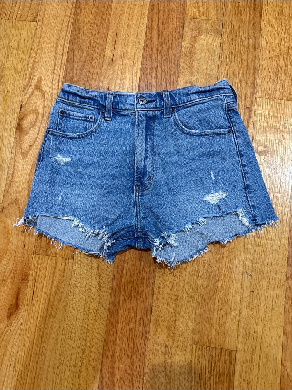 A&F The Mom Short High Rise — Size 26/2